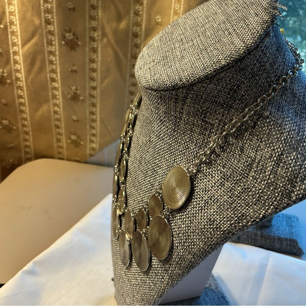 Silvertone Adjustable Necklace for Women with Radiant Engaved Discs - Picture 10 of 11
